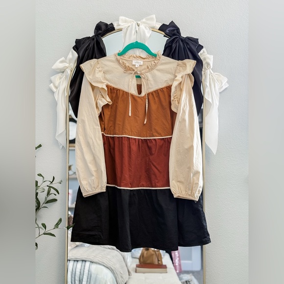 Colorblock Tiered Mini Dress - Picture 3 of 4